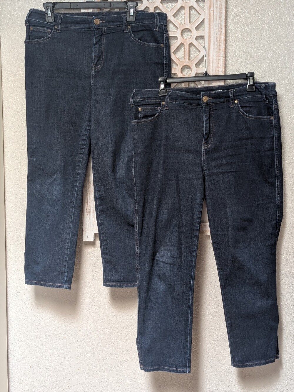 Chico's Platinum Crop size 1.5 (10) dark wash bundle 2 pairs capri pants jeans